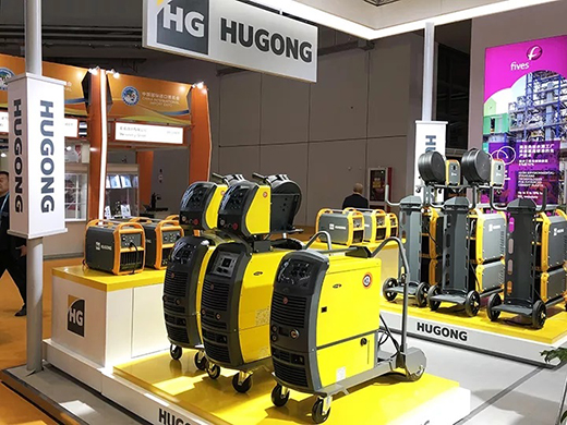 进博会首日威客电竞VKGAME意大利CEA展位展品威客电竞VKGAMECEA数字化焊机