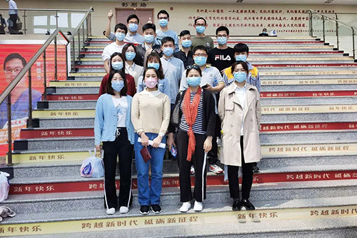 上Ｍ客电竞VKGAME组织开展无偿献血活动